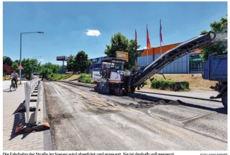 Die Fahrbahn der Straße Im Speyer wird abgefräst und erneuert. Sie ist deshalb voll gesperrt.