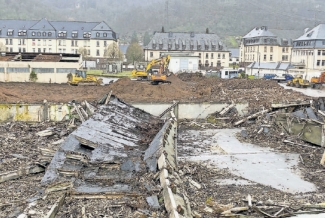 Auf zwei Hektar Fläche entsteht in Trier-West ein neues Wohnquartier. Dafür müssen die Gebäude des alten SWT-Busdepots verschwinden.